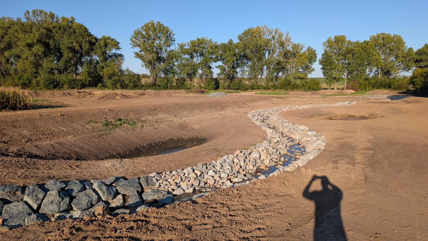 Revitalizace nivy Drysického potoka, Drysice (2026), v realizaci